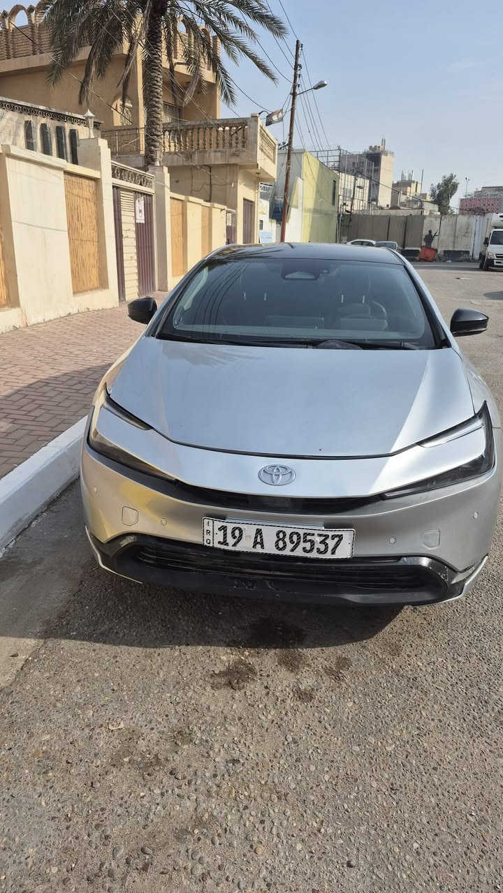 ياالله
السلام عليكم بريوس2024 لمتد هايبرد وارد امريكي 

Toyota Prius Limited 2024 Silver 2.0L

          حجم المكينه : 2000  هايبرد

المسافه المقطوعه :21000
تبديل بنيد فقط 
كامره ٣٦٠درجه 
١٢ حساس 

السعر : 170 ورقة وبيها مجال 

تفاصيل اكثر هذا رقمي *********** تحياتي 

مكاني  كربلاء
