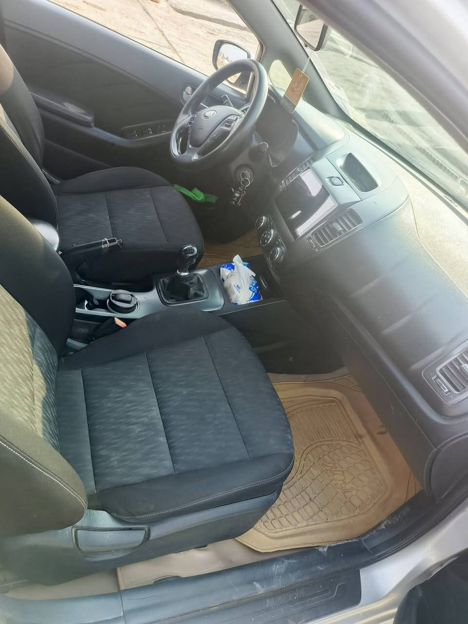 السلام عليكم 
للبيع سياره كيا فورتي 14 ورد أمريكي مكينه 1800دوش  كير عادي 6نمر مكينه كير مكفولات سنويه جديده رقم نكليزي مشروع وطني راعيها يريد تحويل قطرت معجون ما بيها ضربتها باب السايق مبدل والجاملغ الأمامي مصبوغ لليبل واحد عده للباب مبدل فقط سونارها موجود بالمنشور سعرها 88 وبيها مجال رقم الهاتف *********** ميسان المجر @إشارة
