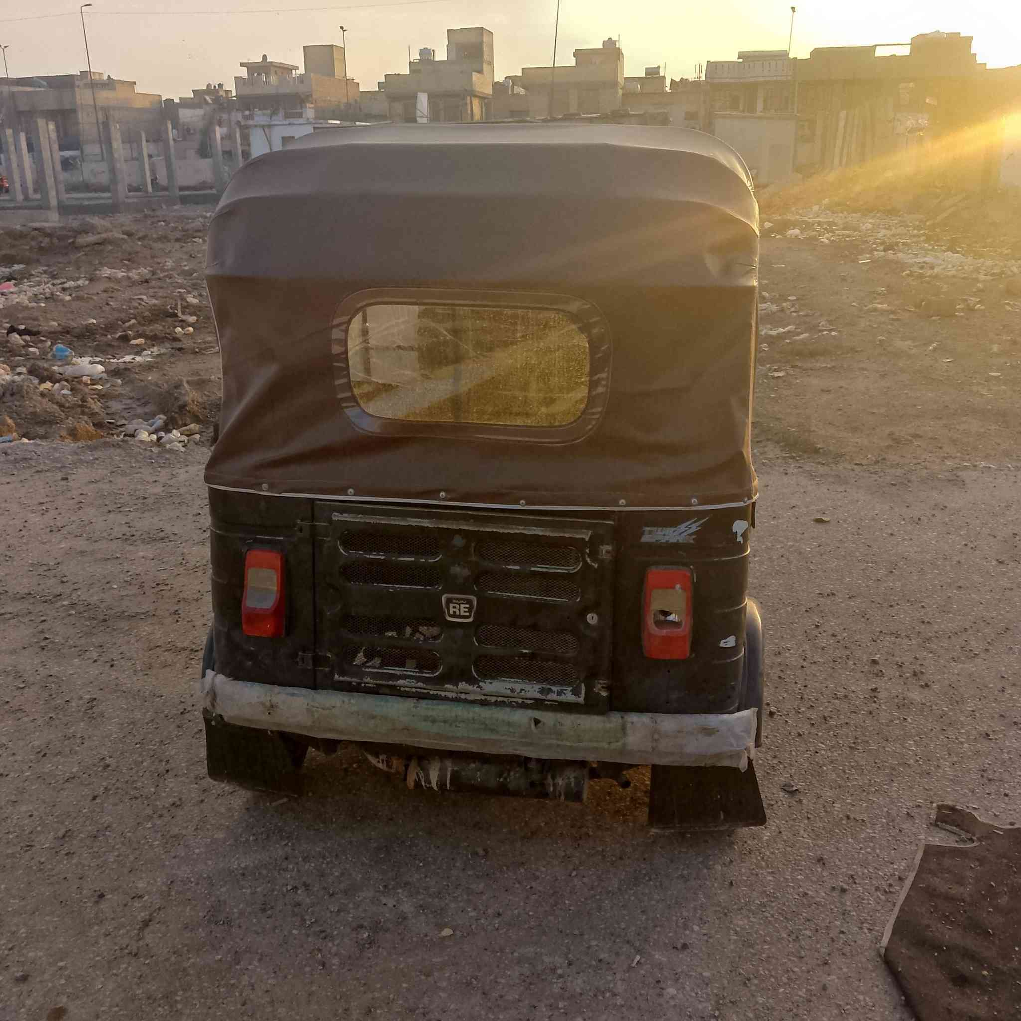 سلام عليكم تكتك موديل 17شهر 12 تكتك خير من الله جاهزه من كلشي وراق سحب اكفلها من سرقه سعرها قفل بدون عمله مليونين وستميه البكان بغداد مدينه الصدر الحميديه رقم الهاتف ***********
