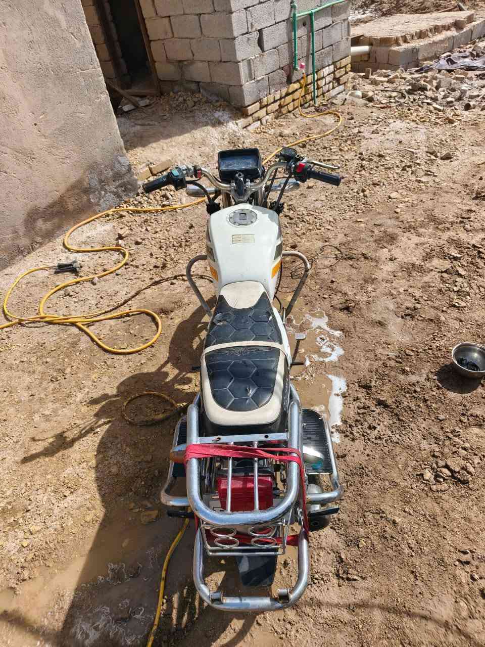 دراجه بارت فحل موديل 25 سكنر محرك موديل22 جاهزه من طول لطول ماكو نقص بيها شغل وطلع مكان سيددخيل السعر 550 تصل ع رقم ***********
