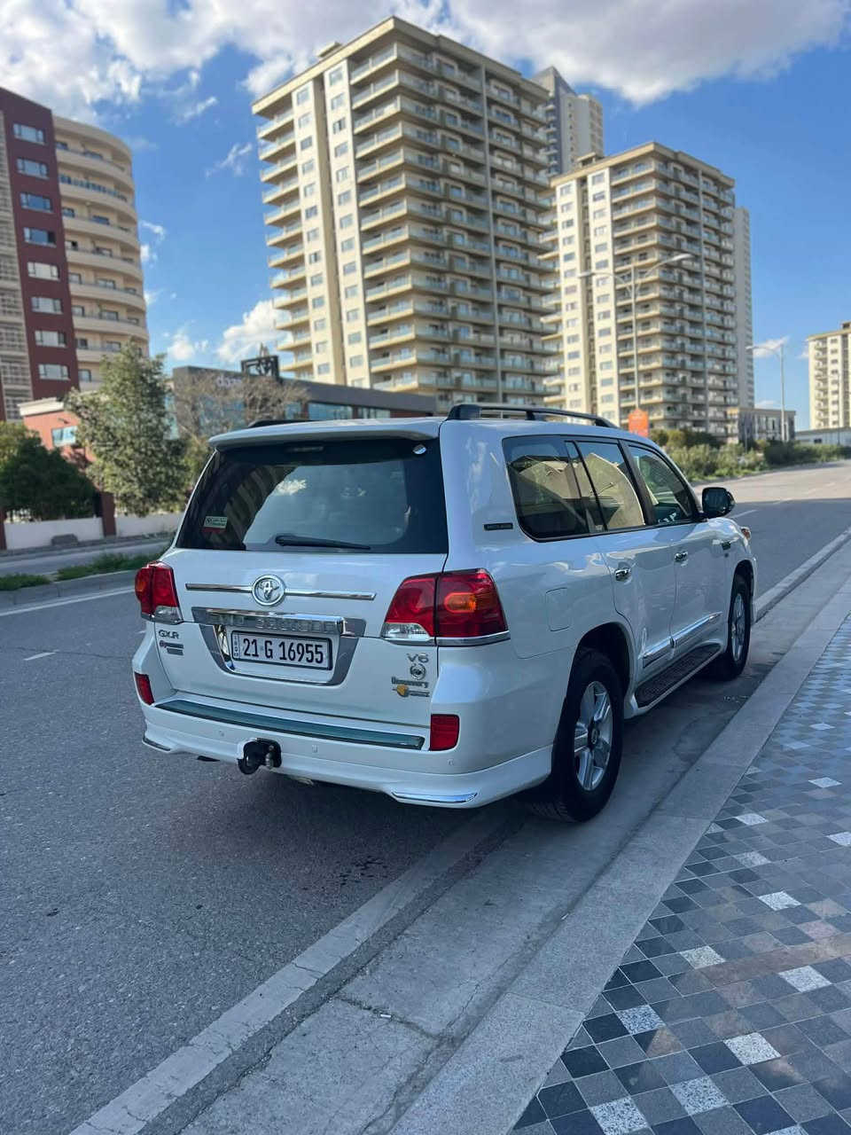 توێتا لاند کرۆزەر مۆدێل ٢٠١٣ 
Gxr v6
٨٩٠٠٠ کم ڕۆشتوە  بە شە رتی فە حس
تە نها ١ چالی بچوکی هە بوە جاک کراوە
تایە ی لۆک 
سە نە وی و ڕەقە می تا ٢٠٣٠ تازە یە
دە عمیە کانیشی بە شە رت قە ترە بۆیاخی نیە
***********
سلێمانی السليمانية, العراق
