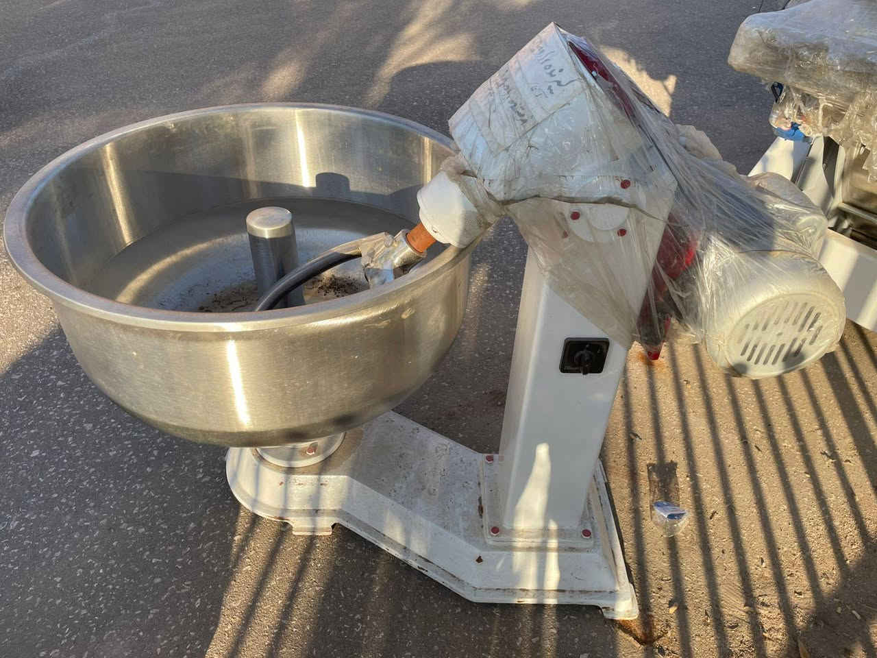 مخبز ( فرن ) كامل للبيع للاستفسار الاتصال على الرقم التالي *********** او المراسله على الواتساب 

* بدون تنصيب .
