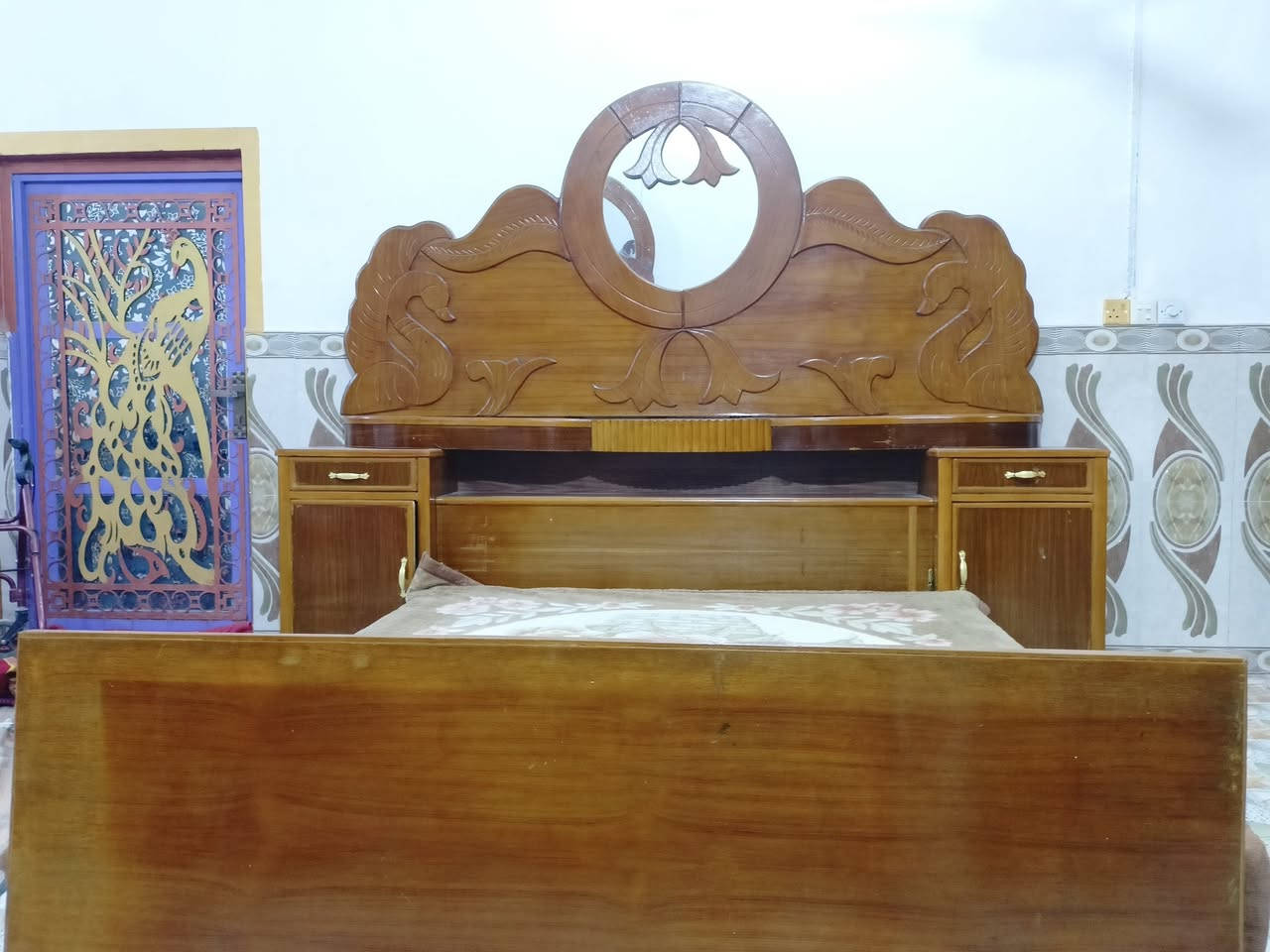 المكان نجف سعر(490 )‪‏‪***********  الهاتف ‬‏
غرفه خشاب صاج عراقي تزكام ام 6 طابقين مديل حلو 
شرط النظافه والقوه بلاش
