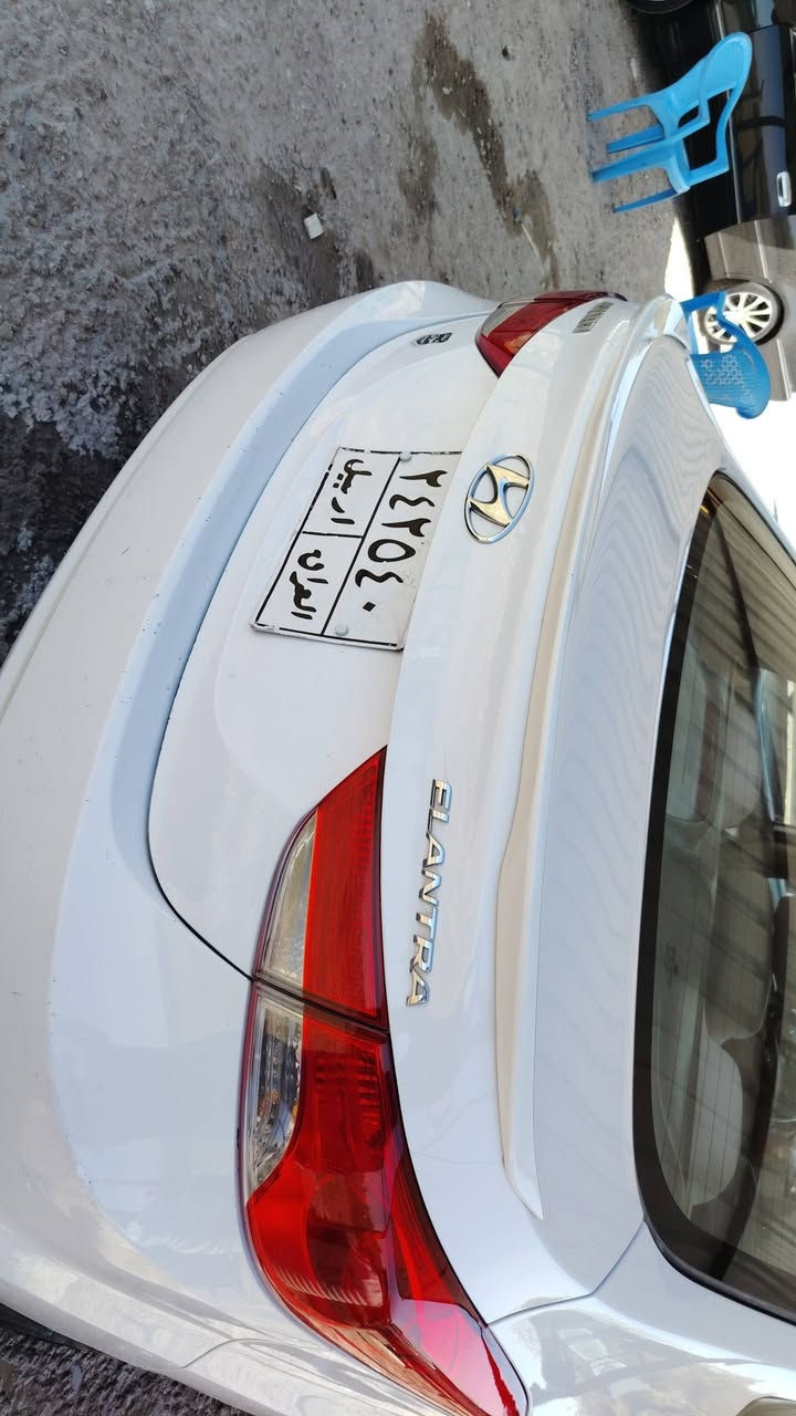 السلام عليكم النترا موديل 12
بيه بنيد وجاملغ صبغ

 بدون داخل 

 جاهزه من كلشي سعرها 103 وبيه مجال

*********** مكان السياره النجف
