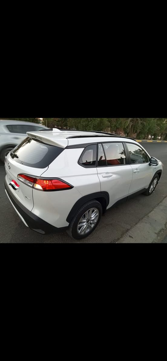 السلام عليكم كورلا كروس للبيع موديل 2025ماشيه 4000 مكفوله من كلشي وبأسمي  مواصفاتهه فول كراسي كهرباء الجهتين مكاني زيونه رايدهه   27 مليون عراقي استفسار ***********
