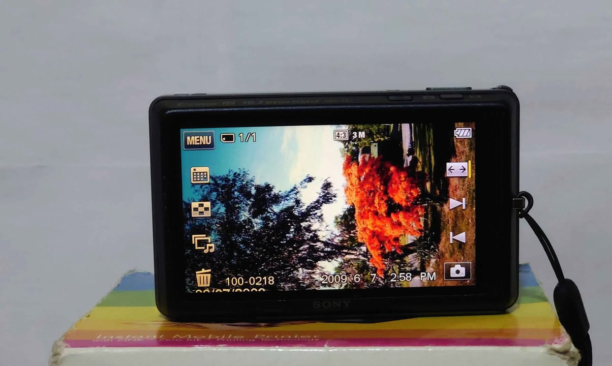 كامرا سوني شغال بدون ملحقات شرط الفحص شاشة لمس أربيل, العراق


**إذا كنت صاحب هذا الإعلان وتريد حذفه لأي سبب، رجاءا أرسل رسالة إلى الدعم الفني**