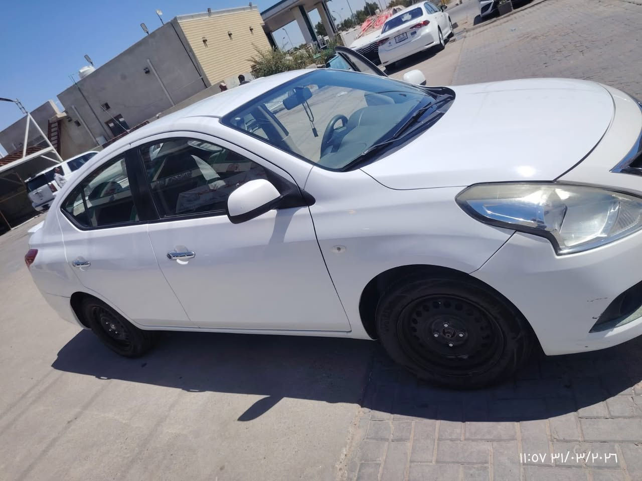 السلام عليكم 
نيسان سني عندي ام لبليته الزركه 
السياره حلوه ونضيفه مديل 2022 بيه 4 قطع بارد 
وبارد جبير فقط الباب الايسر 
مسويه عدل ماتبين 
شاشه أندرويد 
دوشمه جلد 
ماشيه 120
تبريد  تدفئه وحداده 
كامره خلفيه
حساسات خلفيه 
بيه كسر دعاميه إماميه خفيف 
تايرات جدد
منضومه بانزين جديده
سنويه نص 27 بعدهي ما منتهيه 
السعر 105
رقم ابو السياره  ***********
