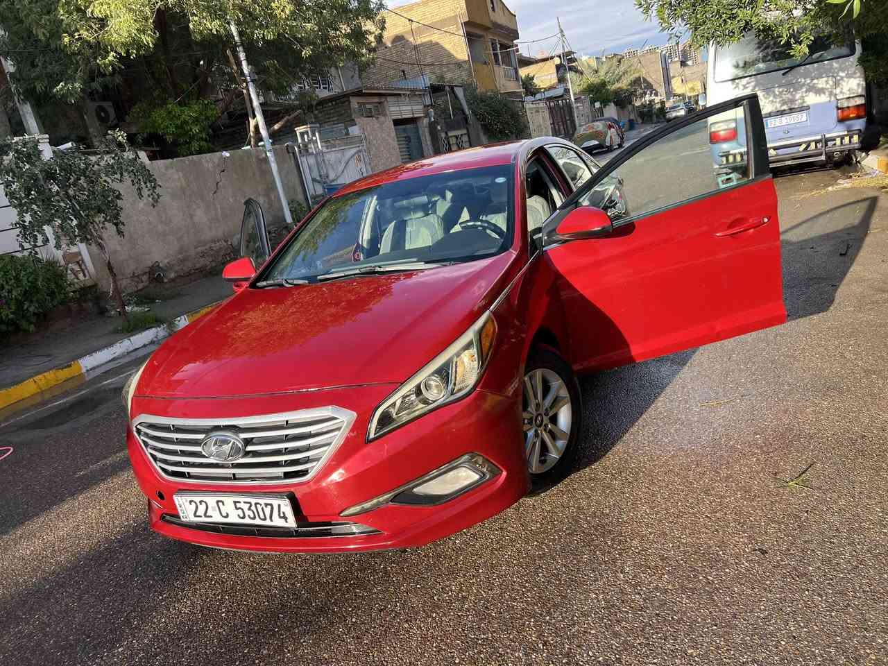 ​لعشاق النظافة والراحة، أعرض لكم سيارة هيونداي سوناتا موديل 2017، بمواصفات مميزة وحالة ممتازة جداً.
أهم المواصفات:
​الموديل: 2017.
​الحالة: السيارة مكفولة من الضرر (بدون حادث)، صبغ شركة وبحالة فنية ممتازة.
​المحرك: 2400 محرك قوي واقتصادي، فحص وصيانة دورية منتظمة.
منظومة غاز جديدة حكومية.
​المقصورة: داخلية نظيفة جداً (مثل ما موضح بالصور)، مقاعد مريحة، ونظام تبريد ممتاز جديد العام استبدلته بالكامل .
​الخارجية: لون أحمر ملكي مميز، لايتات عدسة، وويل كب بلادي.
​المميزات الإضافية:
​شاشة تدعم أنظمة التشغيل الحديثة.
​تحكم ستيرن كامل.
​مانع انزلاق ونظام تثبيت سرعة.
​السيارة جاهزة من كل النواحي (تحويل مباشر).
​ملاحظة: السيارة للمستخدم الذي يبحث عن "الراحة والضمان". الفحص وين ما يعجبك.
​السعر المطلوب: [120] (قابل للتفاوض البسيط للجادين).
للاستفسار والتواصل: [***********] 📞
