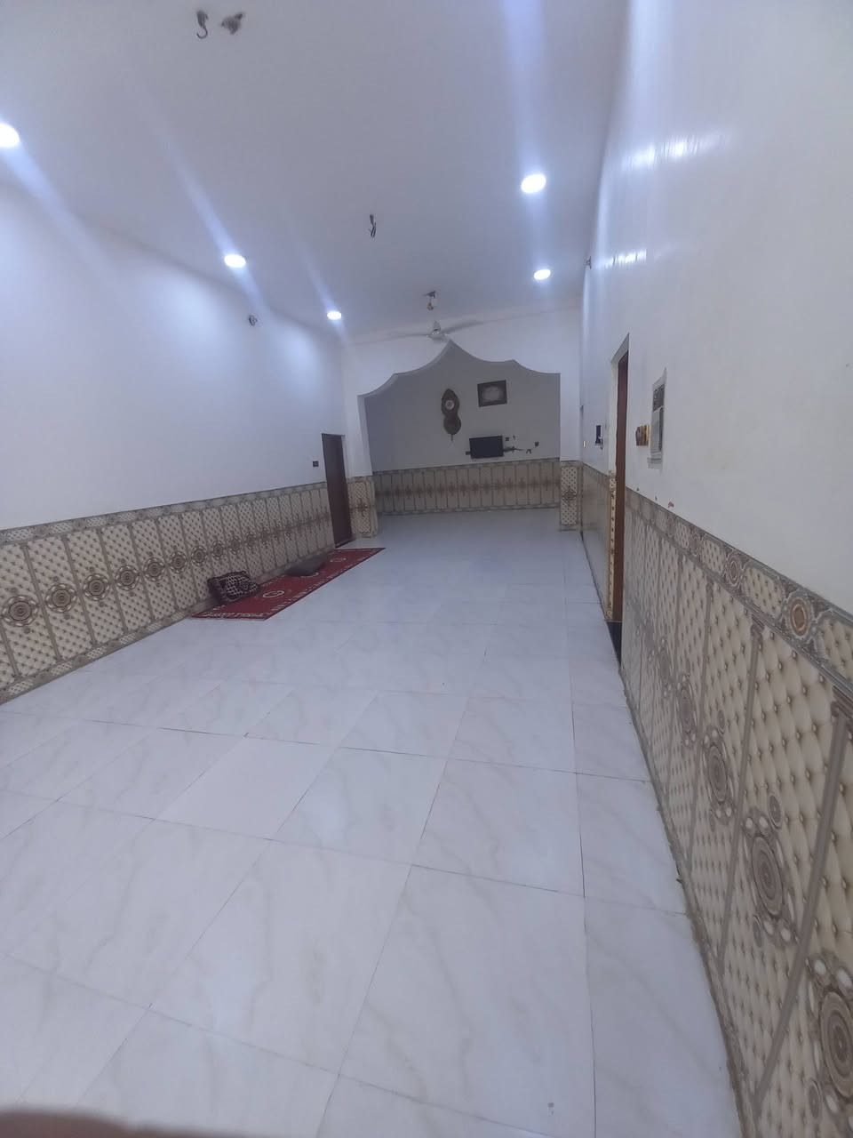 بيت للبيع لعنوان نهايت منطقت صوانيع طريق ديوانيه نجف بالقرب من حسينية الامام. المهدي خلف مضيف سيد جايز السيد شنين 
مساحة الارض  دونمين  مساحة البناء  400 متر بناء درجه اولئ 
التفاصيل اكثر الاتصال عل رقم  ***********
