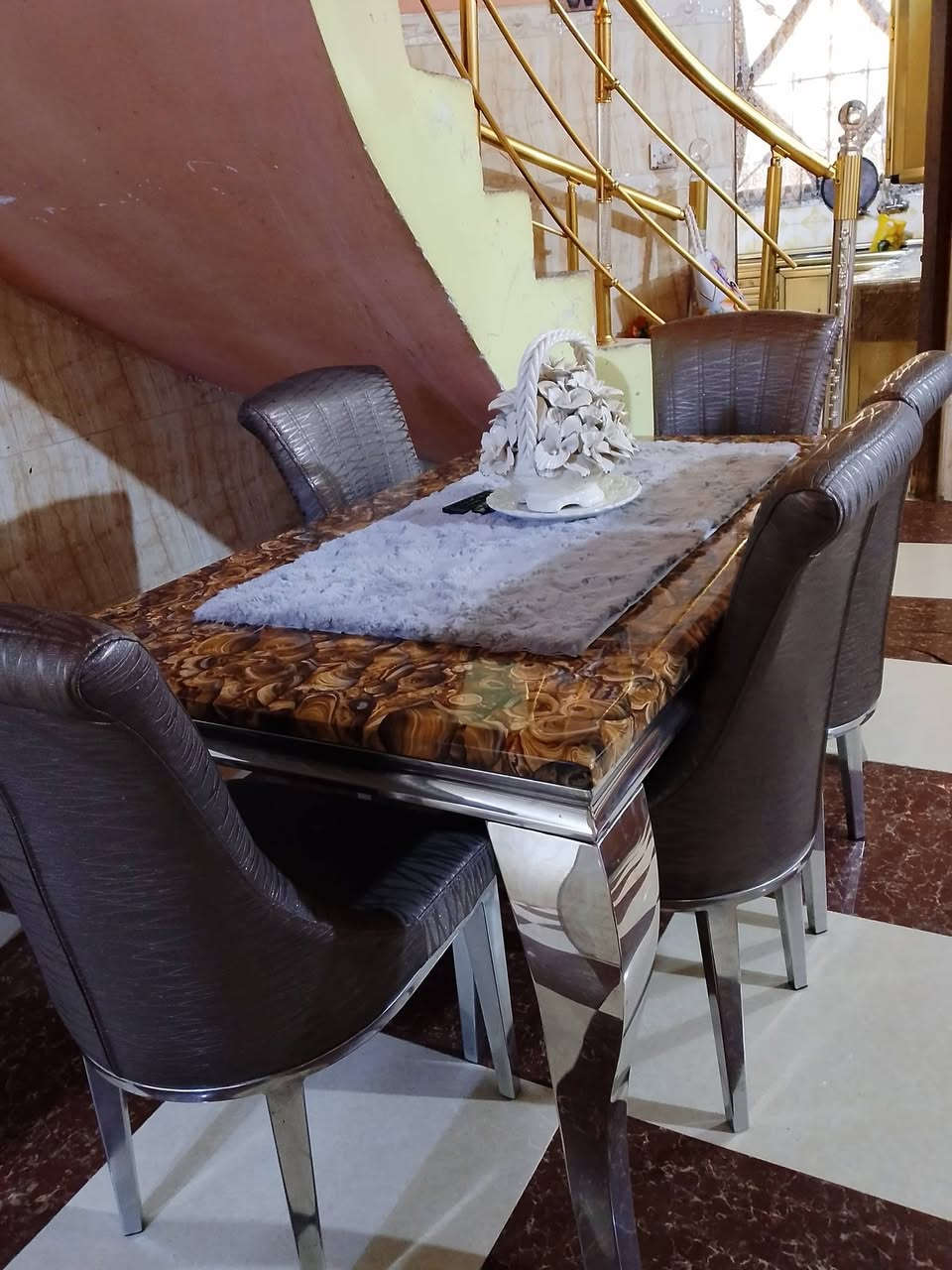 ميز طعام للبيع السعر 550 إستعمال كلش قليل ومابي اي ضرر نضيف كلش


**إذا كنت صاحب هذا الإعلان وتريد حذفه لأي سبب، رجاءا أرسل رسالة إلى الدعم الفني**