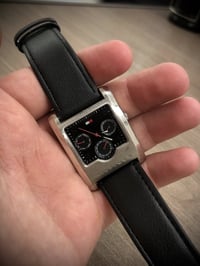 تومي هيلفيغر • ١٧٩٠٢٨٧ • سير جلد