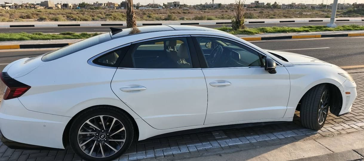 سوناتا وارد امريكي 2020 فول مواصفات لمتد 
*انارة ترحيبيه 
*تشغيل عن بعد
*تحريك بالريموت
*شحن لاسلكي
*اوتو هولد
*هاند بريك بصمه
*توقف ذكي
*رادار
* شفتات ستيرن
*كشنات تدفئة وتبريد
* ستيرن هيتر
*داتا شو عرض السرعه على الزجاج الامامي
*فتح صندوق ذكي يفتح عند الاقتراب
* قيادة اليه
*تثبيت المسار 
*5كامرات 360 درجه
*سقف بانوراما 
*انارة داخليه محيطه 64 لون تتغير من شاشه السيارة 
بيها بعد مواصفات 
*********** البصرة, العراق
