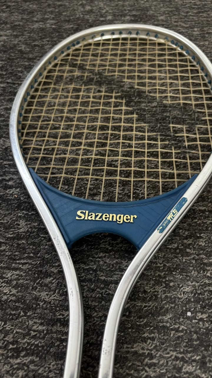 متوفر مضرب slazeenger انتيكة
أنطيني سترك وبالعافية


**إذا كنت صاحب هذا الإعلان وتريد حذفه لأي سبب، رجاءا أرسل رسالة إلى الدعم الفني**