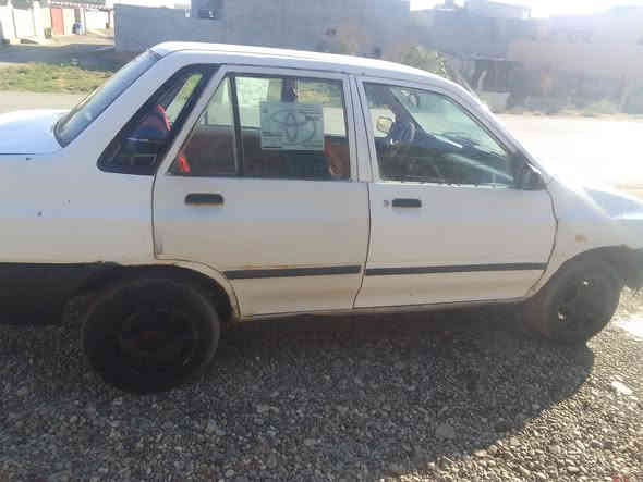 السلام عليكم سياره سايبه للبيع السعر مليون و بيها مجال شي قليل محرك شرط كير شرط تواير نضف السياره حلوه ما مسجله ترهم مراوس و بيع المو شراي لا يجي ***********
