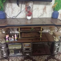 طاولات • ٥٠ • بلا سماعات