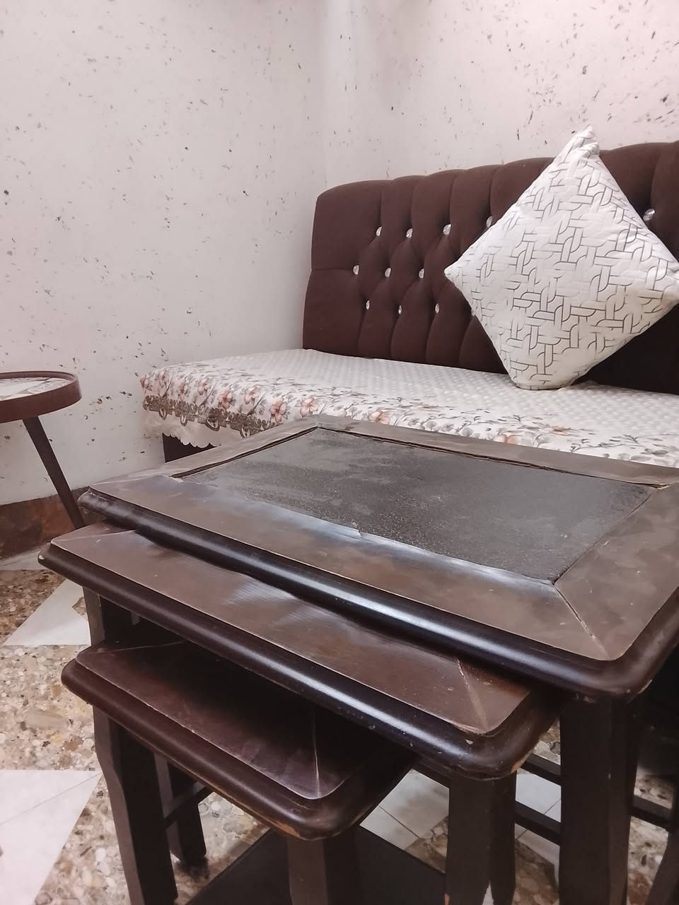 طبله للبيع مستعمل سعره 15وبي مجال تفضلوا على واتساب ***********
