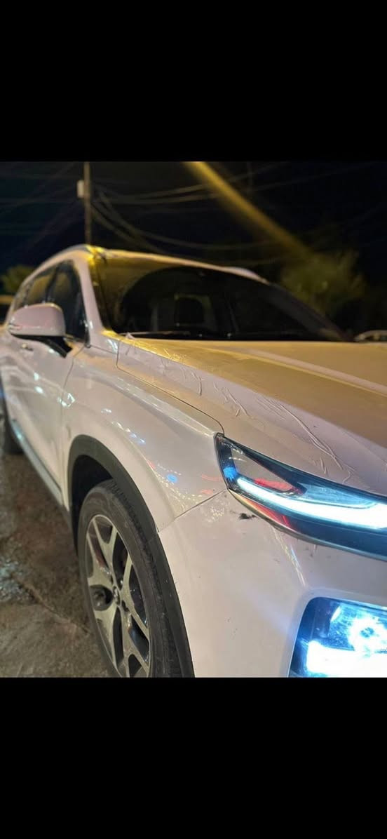 السلام عليكم 
سنتافيا (2019) خليجي بيها صبغ صفحه وبالقماره شوي بارد والباقي مكفول 
ماشيه (118) كيلومتر رقم اربيل الجديد الرقم الي بيها هسه تحويل مباشر 
ومواصفات 
شاشه /كامره خلفيه دوار /تبريد شاشه / لد امامي /وضعيات قياده ECO/SPORT/
تحكم ستيرن جهتين /حساسات اماميه وخلفيه/
ومواصفات السنتافيا معروفه تخم تاير جديد السياره بالحقيقه احلا من الصور 
السعر//145 ورقه وبيها مجال بسيط 
للاتصال//‭0782 222 9991‬
