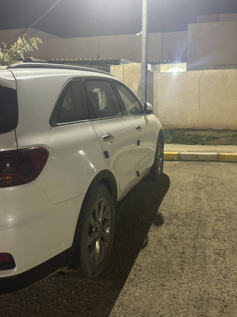 سورنتو ٢٠٢٠ خليجي ابيض فول عدا بنوراما رقم بغداد شرط تحويل محرك ٦ سلندر  مكفول السعر ٢٦٠ وبيها مجال مكانها في بيجي رقم تلفون ***********
