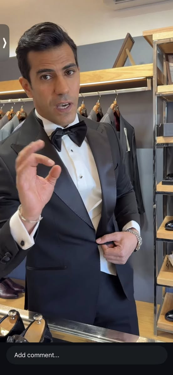 شباب عندي هي البدله توكسيدو ماخذها من عقيل  فنتازيا ملبوسه مره وحده ماخذها ب400 وياها القميص والفيونكه 
اريدها ب150


**إذا كنت صاحب هذا الإعلان وتريد حذفه لأي سبب، رجاءا أرسل رسالة إلى الدعم الفني**