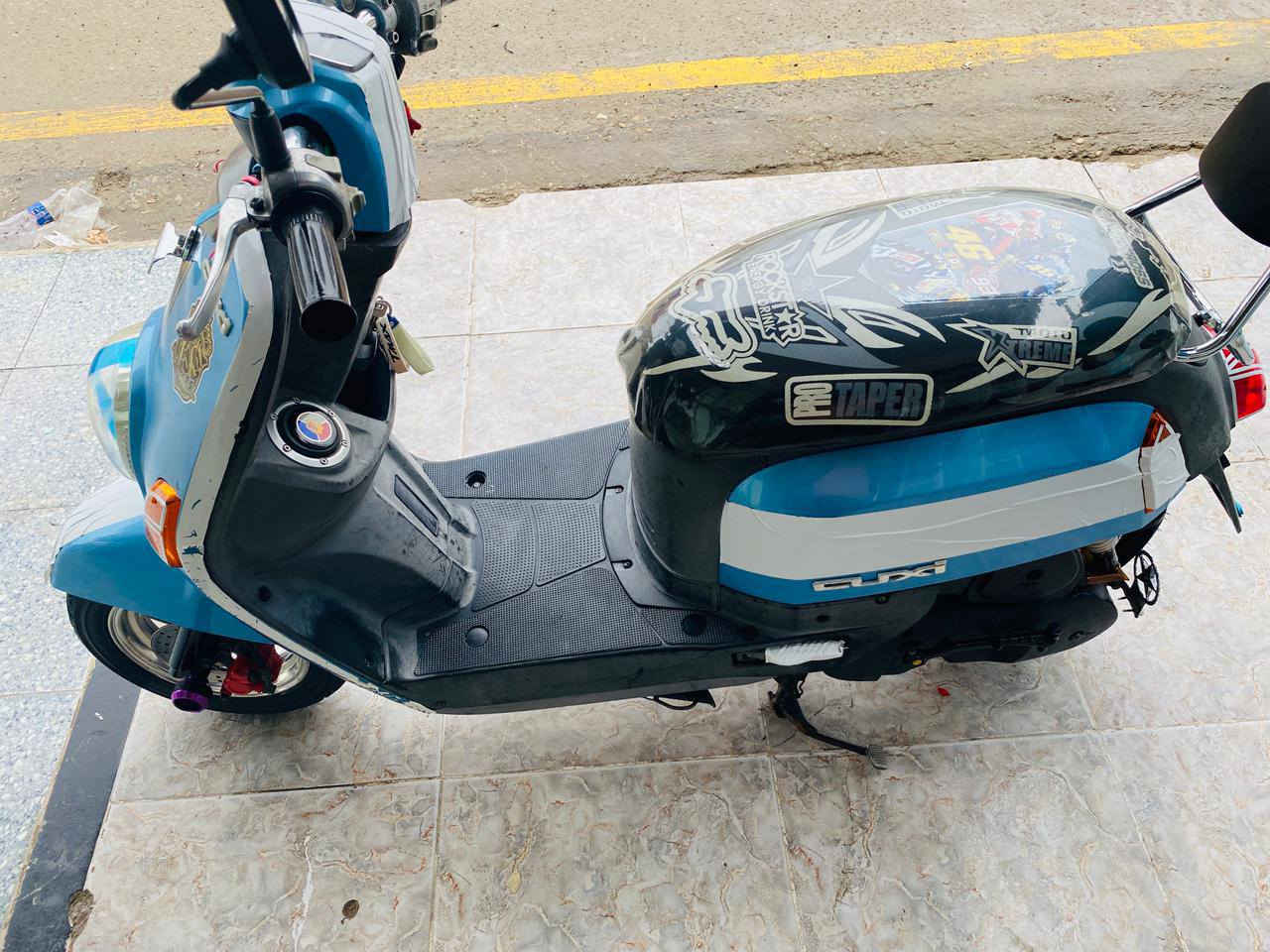 السلام عليكم ورحمه شباب ماكس بوليس نضيفه بمعناه الكلمه مكفوله كفاله عامه من كلشي ختم واحد ويه المكينه الدواخل ملح كلش دراجه ماصالرلها هواي من طالعه من المبه سعر خاص مكان واصط قضاء الزبيديه رقم ***********
