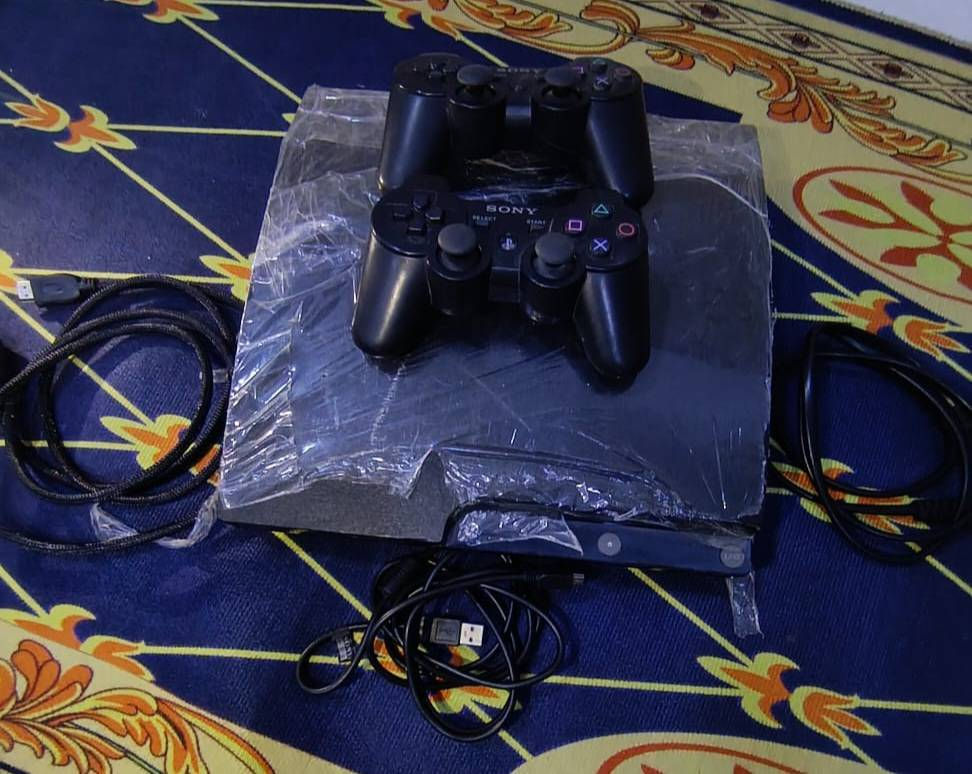 السلام عليكم بلي 3 سلم مهكر استعمال قليل ذاكره 320GB السعر 
140بي مجال التواصل الرقم *********** المكان بغداد البلديات
