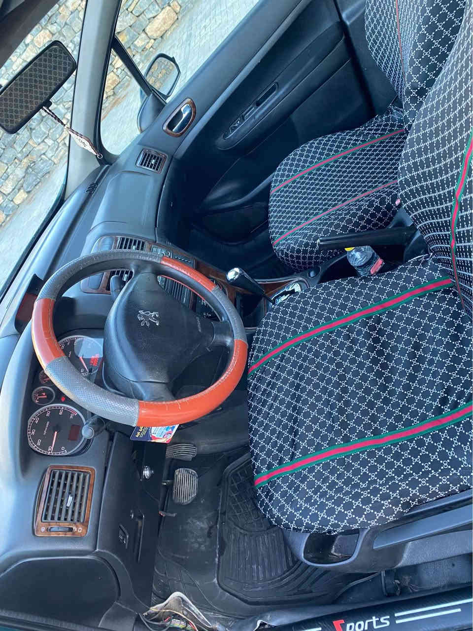 سەرەتا بە ناوی خوای گەورە و میهرەبان

فرۆشتنی خێرا

بیجۆ ٣٠٧ فەرەنسی

مۆدیل ٢٠٠٥

مواسفات خلیجی چوار جام کارەبایی و ئاوینە کارەبایی و قفل مرکزی و گیر و تۆماتیک و دەبل گیر و دەبل ایرباگ و دەبل گیچ و تەبرید و گەرم و سارد و زۆر مواسفاتی تر..!

نموونە لە جوانی و پاکی

گیر و مەکینە و کارەبایی و تەبرید و تەقە و رەقە و تندوتۆلی بەشەرت

گیر و مەکینەی بەشەرت بیلادە

ئارم پلاستیکە و ئارم و ئەوەلیاتی بەشەرت

دەعم و لیدراوی و موس و براوەی بەشەرت

دەعم و لیدراوی و بۆیاخی نیە و پیش و پشت کەپسە

٤ تایە و ویلی لۆکی بیلادی لە ژێرە

سپیر و ئەدەواتی شریکەی ماوە

ماڵی دۆستە و دیناریک مەسرەفی نیە

بۆ عەیب و عار پرسیار مەکە.!

شوین// هەڵەبجەی شەهید

سعری// ٣٢ گڵا و مجالیکی برایانەی تیدایە

ئاسیا ***********

کۆرەک ***********

واتساب و تیلگرام و ڤایبەری لەسەرە.! حلبجة, السليمانية
