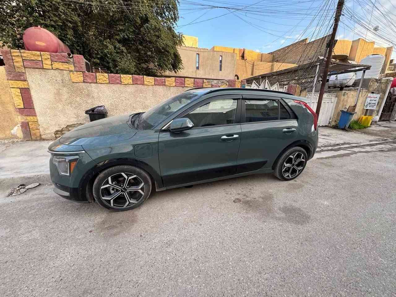 السلام عليكم
كيا نيرو بلكن  (هايبرد . كهرباء . شحن )موديل 2023  أعلى فئة بالنيرو تورنك  وارد امريكي 
السياره خير من الله نظافه وبيها مواصفات بعد احلا من السياره لون زيتوني 
السياره مرقمه وكامله رقم بغداد 
السياره حادثها باب + جاملغ + قمارة + اعمال تخريب بدون دواخل  مصبوغة صبغ عام 
ماشيه: 30 الف كيلو 
المواصفات 
كراسي تدفئة + تبريد 
بصمة
اشاير بالمري 
كشنات جلد و مخمل 
ترحيب دخول 
.نظام ايكو وسبورت قيادة
• شاشة كبيرة متصل 
• كاميرا خلفية
• حساسات خلفية 
• ⁠حساسات اماميه
 .اتو هولد
رادار امامي
• مانع تصادم
• محدد مسار
• تصحيح مسار
• مثبت سرعة
• مانع انزلاق
• بصمة تشغيل
• بصمة أبواب
• مري رادار
• نقطة عمياء
• شاحن وايرلس 
شاحنة بالكشانات 
• شاشة اعطال
• عداد ديجيتال متغير الوان
• اضوية امامية LED
• اضوية خلفية LED
• حساسات إضاءة
• إنارة تلقائية Auto
• نظام صوتي مميز 
• أوامر صوتية
• حساسات اصطدام
شفتات بلستيرن
تبريد قطعتين
قياده ذاتية
• بلوتوث
• مدخل USB + AUX
وبيها بعد مواصفات خير من الله
السعر 135 قفل ما يعجبك روح شوف السوك 
لاستفسار ***********
