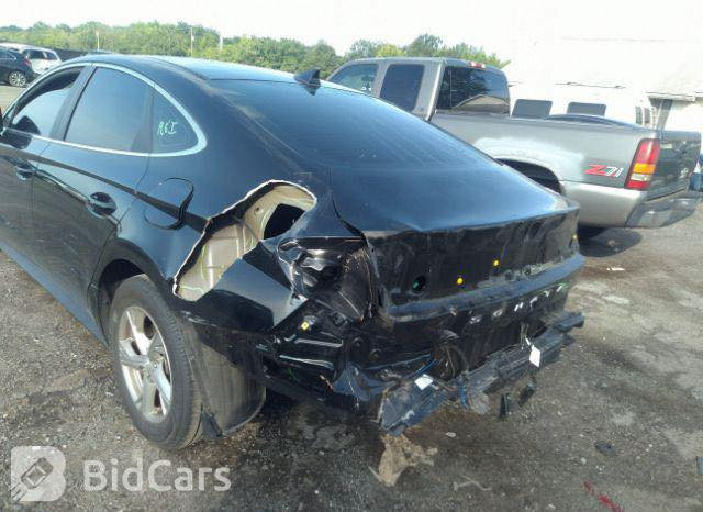 السلام عليكم 
سوناتا 2021 بيها حادث امريكا موضح بلصوره 
وبلعراق بيها شخط من جوه بلبيبان ومصبوغ الشخط من الجوه يعني مو البيبان كلهن ودوار الجاملغات بس الادوار 
حادث امريكا بس جاملغ وجنطه كلير 
نص فول السياره 
جاهزه من كلشي 
سياره جديده ماشيه 30ml
موجوده بلنجف رقم اربيل 
بيع او مراوس 
سعرها 150 وبيها مجال 
رقم التلفون ***********
