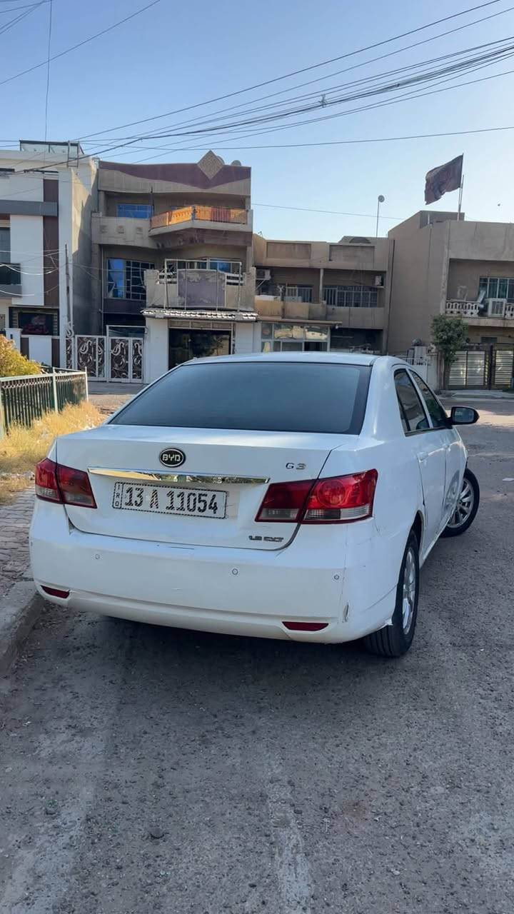 سلام عليكم 
Byd g3 للبيع 
قطعيتن كلير بيها ملاحضات طخطخات 
كير مكينه مكفولات بلادي تبريد ثلج ❄️ 
سياره بيها نقوصات بسيطه رايدها ب50 وبيها مجال بسيط مكان سياره بلمنصور للاستفسار ***********
