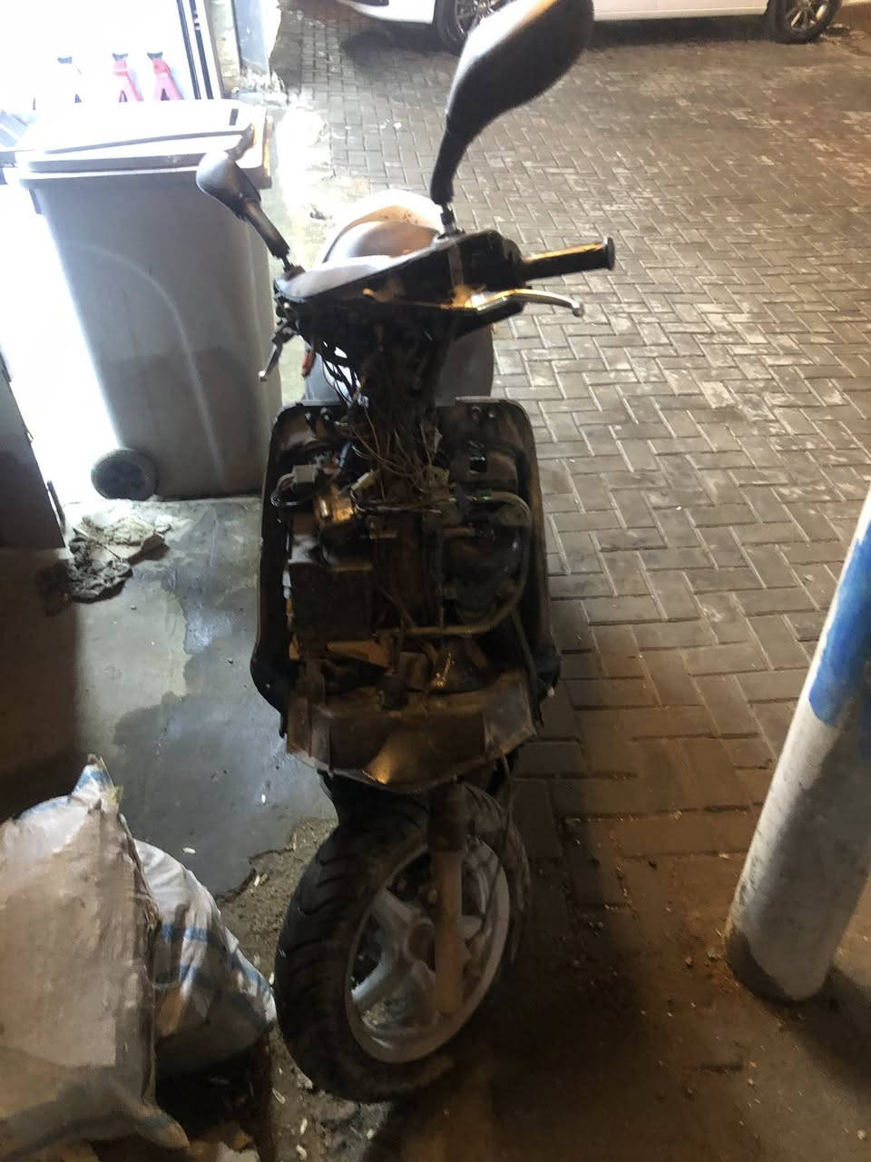 سلام عليكم للبيع سكنس نثيه ع وضعيته شغاله نكره سلف وهندر اوراق بس منفيس كابريتر جديده يحتاجله فقط فاكيوم سعره 250 قفل عنوان نفق الشرطة


**إذا كنت صاحب هذا الإعلان وتريد حذفه لأي سبب، رجاءا أرسل رسالة إلى الدعم الفني**