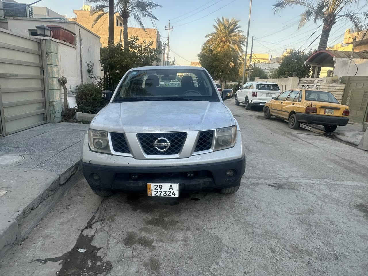 السلام عليكم نيسان فرونتير 2012 السياره بيها مكينه ابيعلك كايمه والكشر شوفه عينك صدر خير من الله كير هم خير من الله المكينه معلك بيها ولف لتجي وتكلي شبيها مابيها ابيعلك زوج ارقام وتحويل ورقم واسط دولي باسمي مكانها بغداد حي التجار مقابل الامن العامه وهذا رقمي الي تعجبه يخابر ويدلل *********** وعارضها ب٨٣ وبيها مجال
