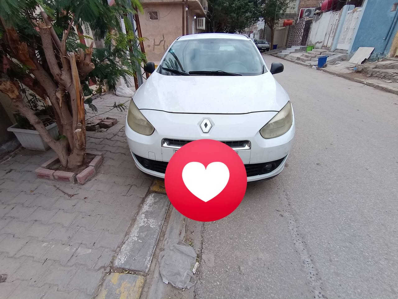 سلام عليكم رينو فلاونس 2013للبيع مكفوله فقط جاملغ جهت الصدر بي كارت صبغ باقي السياره مكفول كير محرك خير من الله كيره ميكانيك المحرك القبق الاصفر المرغوب سياره جاهزه تدفئه تبريد شغاله رقم بغداد نكليزي سنويه 2026 تنتهي بسمي السياره تحويل ثاني يوم.سعره 68 وبيه مجال بسيط ***********
