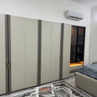 بنات  غرفة نوم للبيع  10قطع استخدام قليل وكلش نظيفة خشب HDF مو NDF كما...