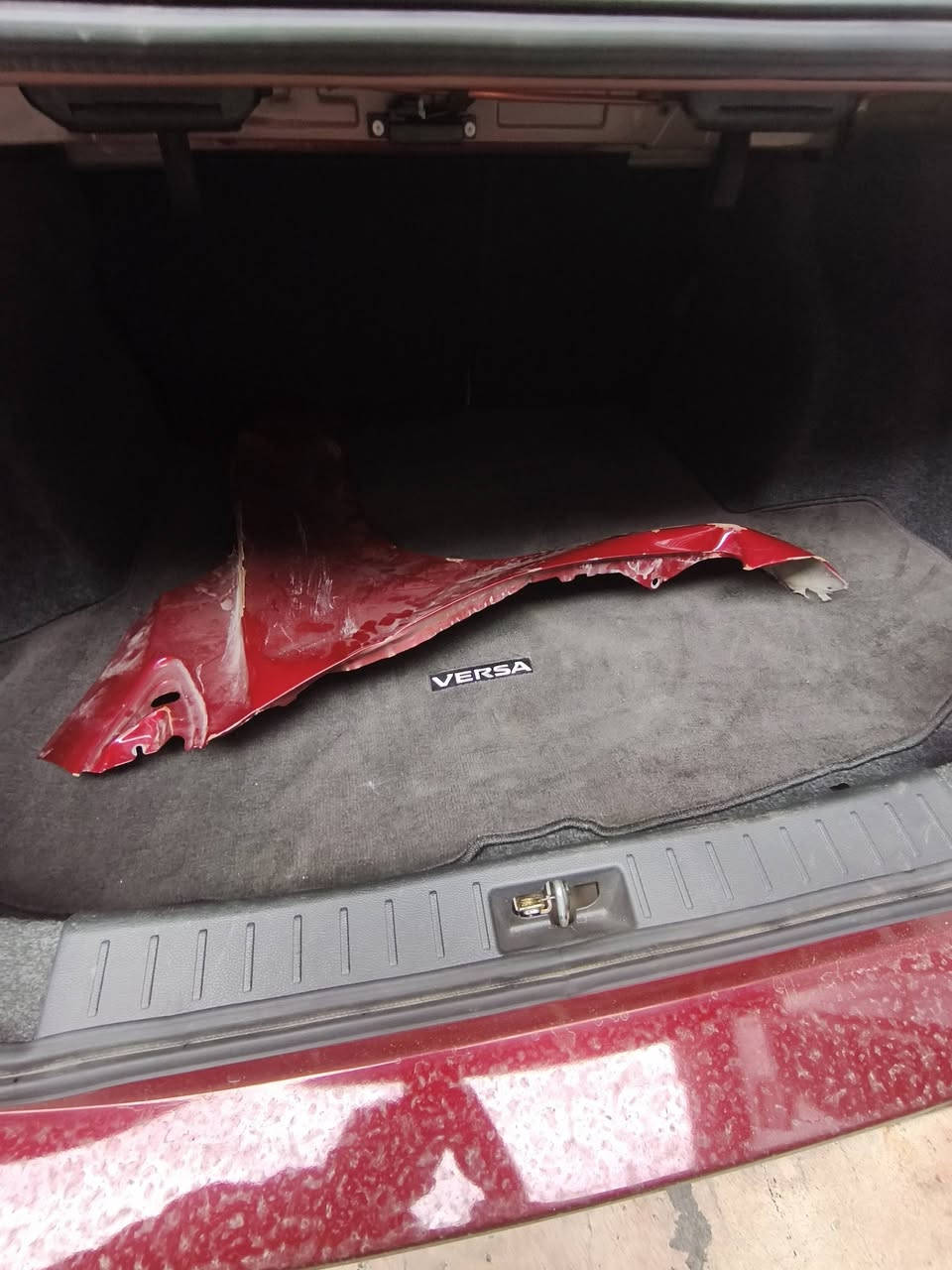 السلام عليكم
فيرسا 2023 SV
ماشيه 20 الف ميل
حادث جاملغ فقط ومبدل بلاد وشويه بالباب اكو صبغ 
ضرر السيارة كلش خفيف 
صور الحادث والسونار موجود بالمنشور 
مواصفات : 
بصمة
رادار امامي و خلفي و جانبي 
شحن لاسلكي 
توقف ذاتي 
تحكم جهتين 
شاشة اعطال
تحديد مسار 
نقاط عمياء
السيارة مرقم اربيل هزة وسنوية جديد

***********
