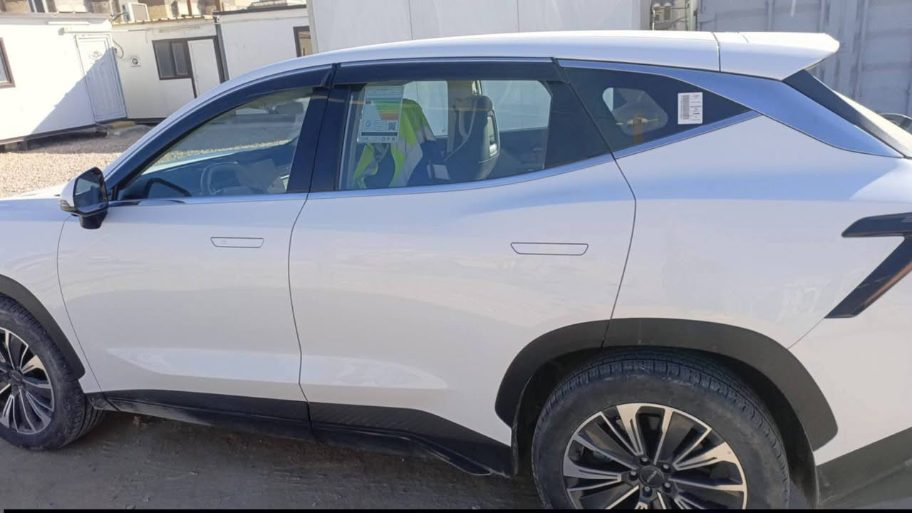 سلام عليكم
فقط بيع   (مكاني النجف ) 

جيتور Dashing 1.5L Comfort

تيربو 

الموديل: 2025 رقم بغداد بأسمي

العداد 25 الف 

ضمان هارلم (شركة مسار المدينه في النجف الاشرف )

كفالة عامة على وضع الشركه 

المواصفات

مقعد السائق كهربائي

المقصورة جلد + دوشمه الاصليه جلد 

نظام أوامر وتحكم صوتي

كاميرا خلفية

حساسات اصطفاف خلفية

مثبت سرعة

 نظام المكابح المانعة للأنزلاق

 نظام التحكم بالثبات

نظام مساعد لصعود المرتفعات

شاحن هاتف لاسلكي سريع

الأضواء الأمامية والخلفية أوتوماتيكية ليد

فلتر تنقية هواء

نظام ابل كاربلاي واندرويد اوتو

ويل الالمنيوم قياس 19 إنش

تشغيل المحرك عن بعد

نظام الدخول الذكي (بصمة)

قفل/فتح النوافذ باستخدام البصمة

وضعيات قيادة متعددة

السعر 26 مليون  وبيها مجال 

رقم ***********
