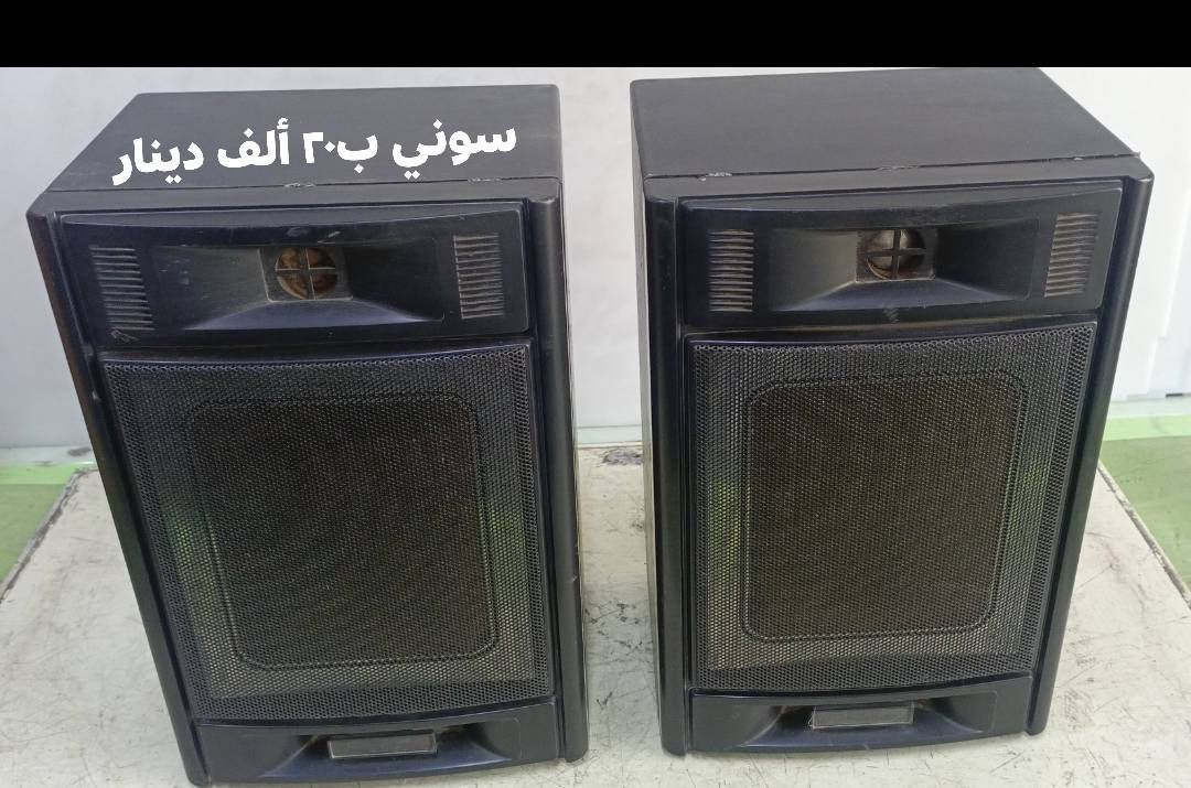 السلام عليكم..
سماعات خارجيه للبيع 
ثلاث أزواج سماعات مختلفه ماركات عالميه 
باناسونيك ب٣٠ ألف دينار 
شارب ب٢٠ ألف دينار 
سوني ب٢٠ ألف دينار 
السماعات شغالات والنظافة كما هن في الصور 
للأتصال ***********
