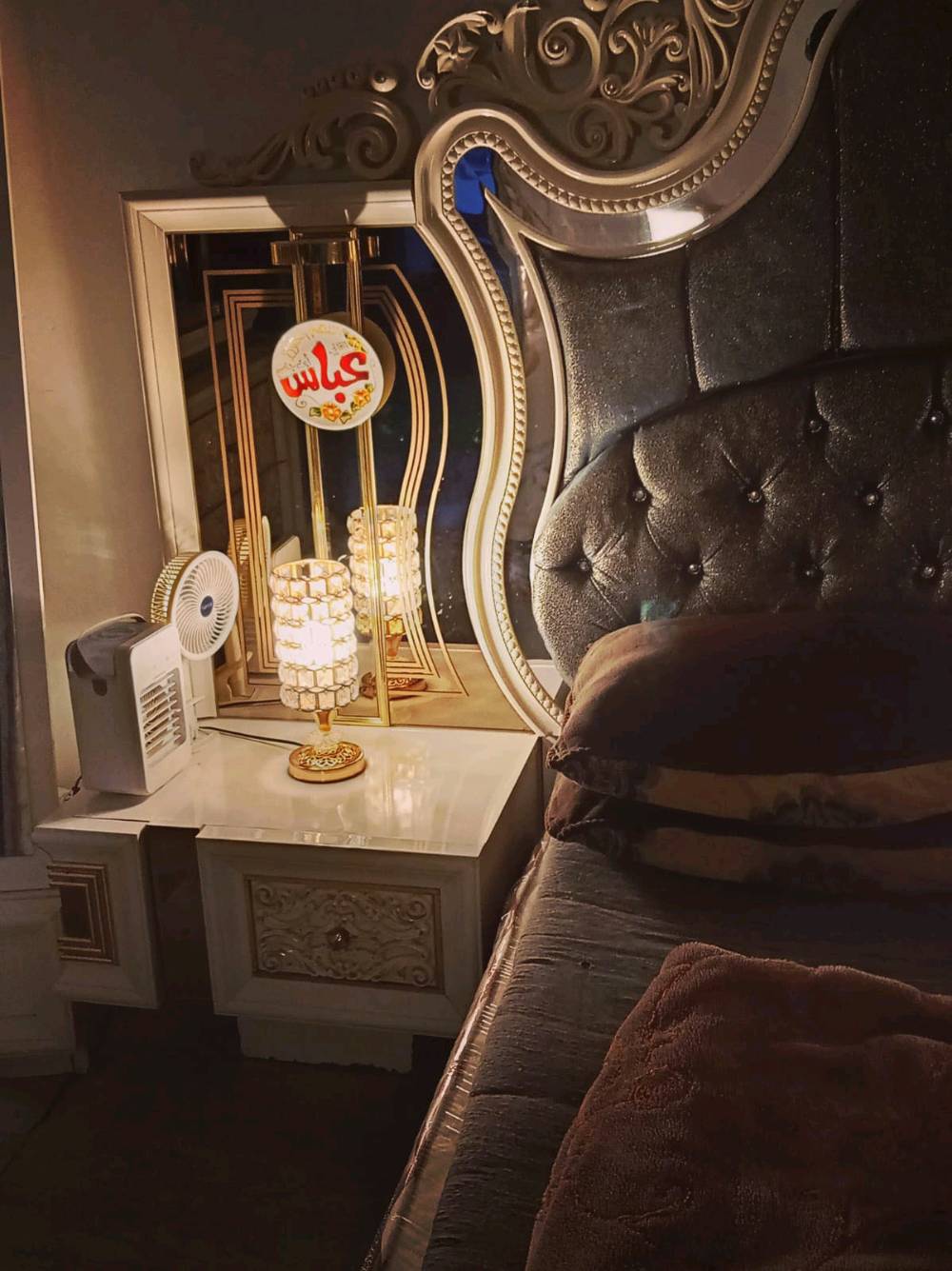 غرفه اخشاب ب900 وبيه مجال
***********