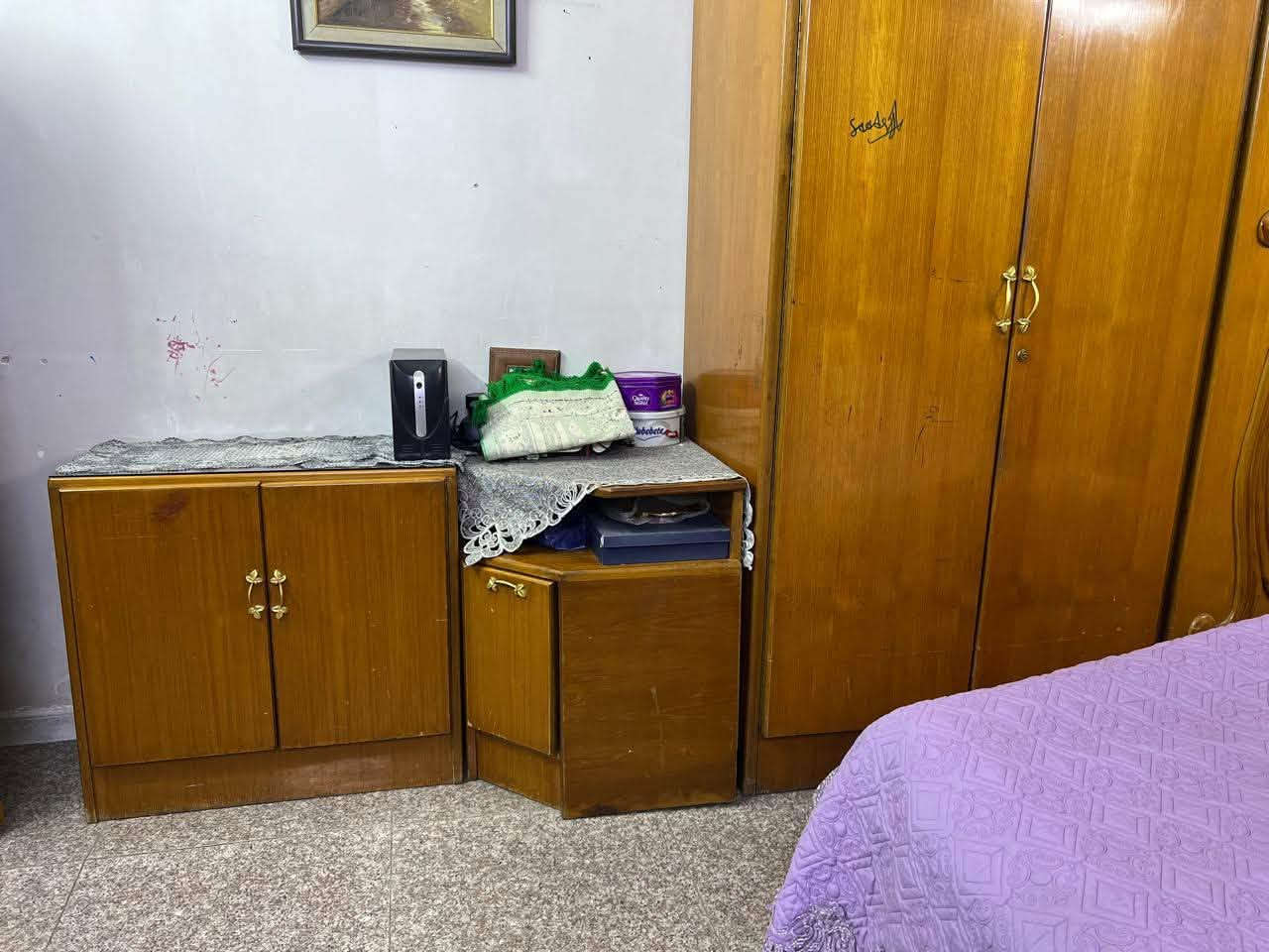 السلام عليكم غرفه نوم صاج داخل وخارج نظيفه مثل ما واضح بصوره سعرها مليون وربع مكاني بغداد  الاستفسار الاتصال على واتساب ***********
