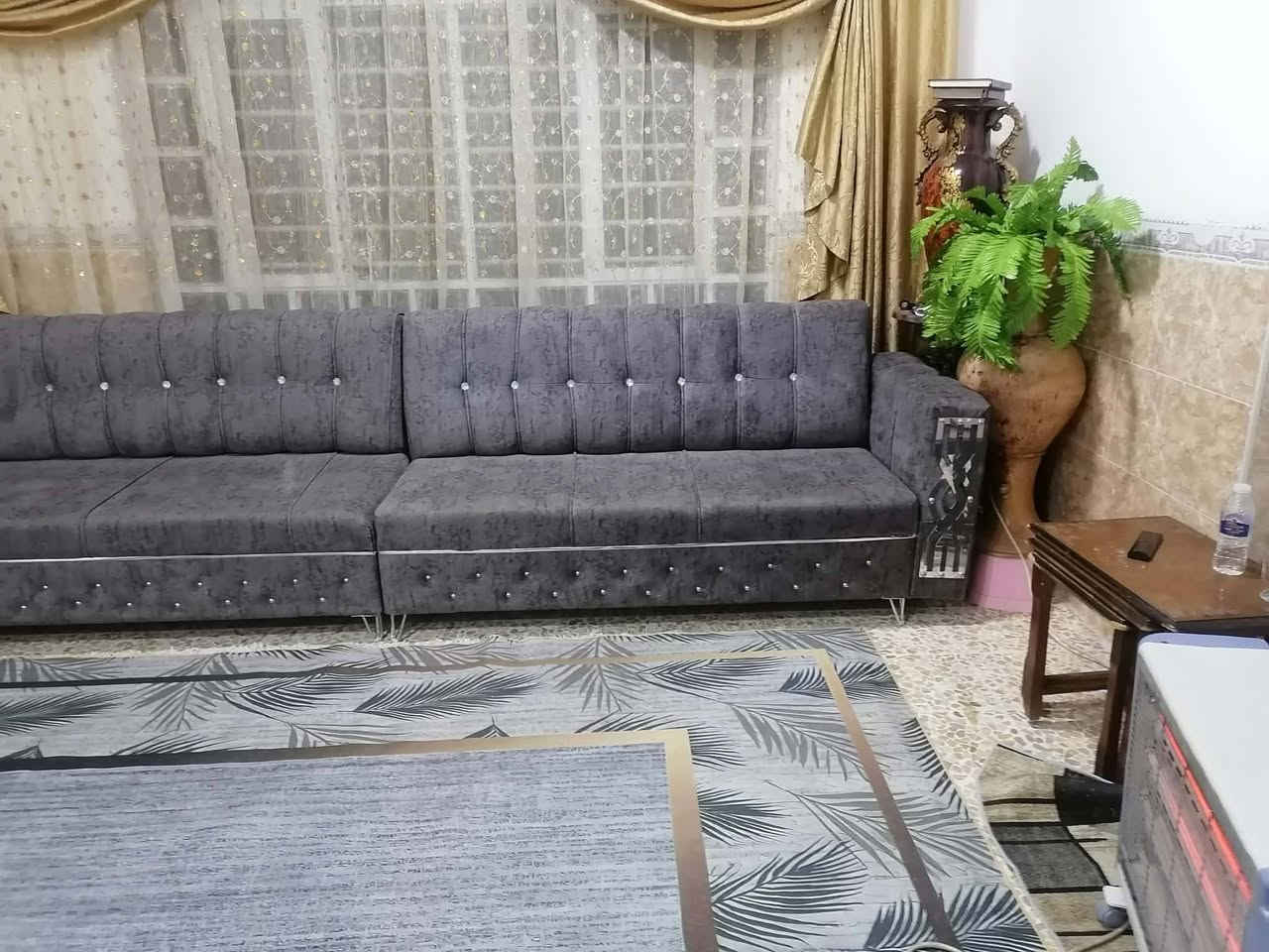 ديوان ٩ متر و٢٠سم خشب عراقي ثقيل دوشمة جديدة شرط القماش والخشب والاسفنج إكسترا السعر ٤٠٠ الف للإستفسار على الرقم *********** و*********** موصل الحدباء
