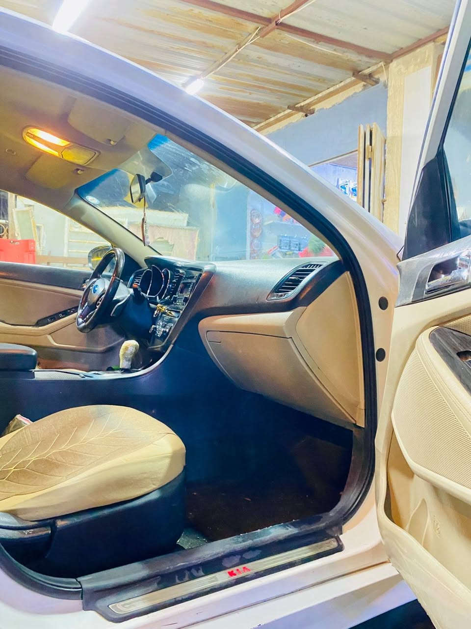 السلام عليكم كيا اوبتما موديل 13 خليجيه فول عده الفتحه  للبيع سياره مكفوله  مكينه 2400 رقم سليمانيه الجديد بسمي سنويه سنه 31 تنتهي مكانها ديوانيه *********** سعرها 130 وبيها مجال بصيط فقط بيع ماراوس
