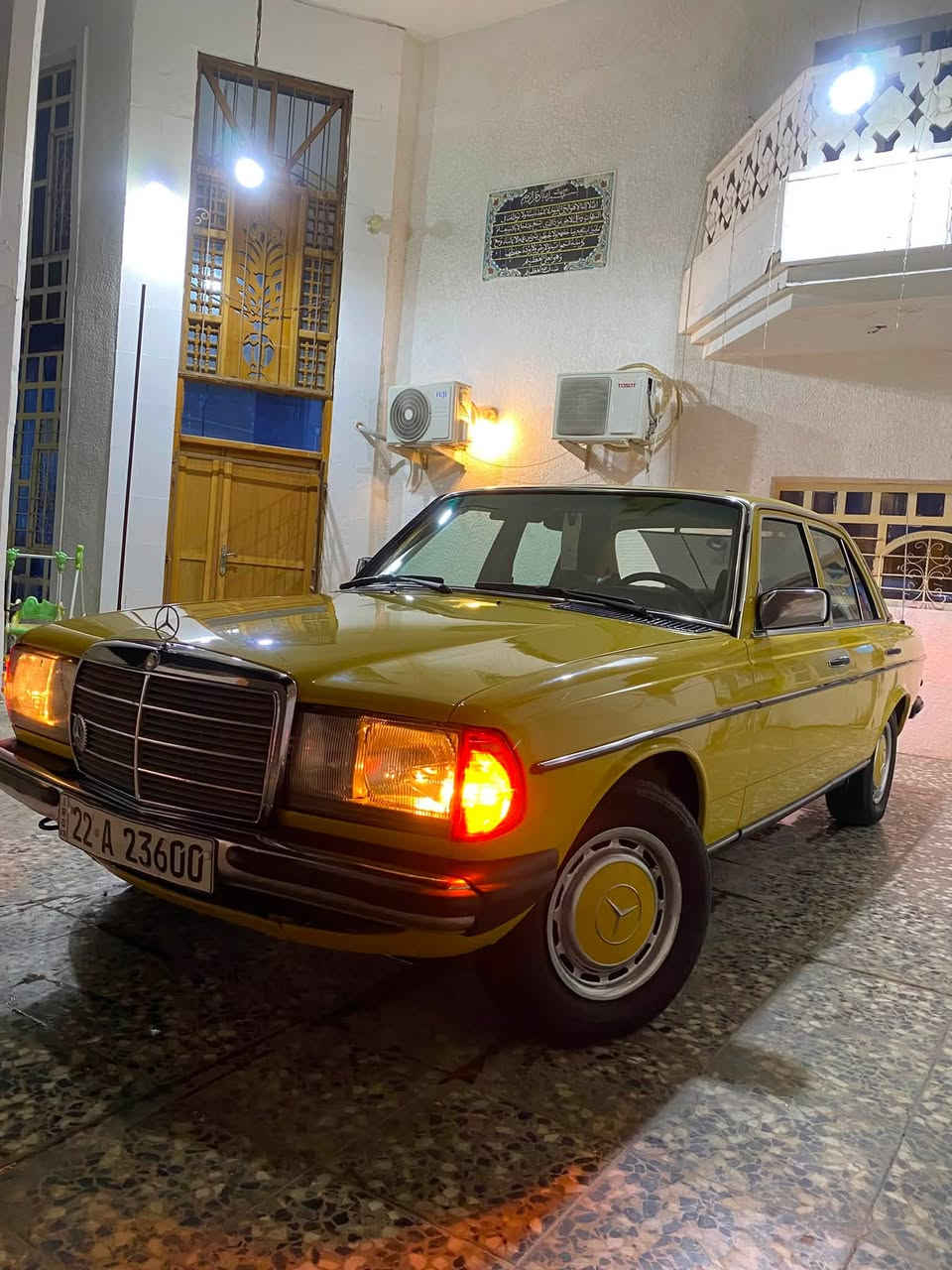 انتيكا من التراث القديم 💛
ابو جحيل 1982 ✅
 بلادي كلهه صبغ فرن من الجراد بدون معجون 
موديل 82 بانزين محرك 4 سلندر رقم اربيل
 تحويل او وكاله 
السيارة جديدة ب معنى الكلمة ✅
*********** 
***********
