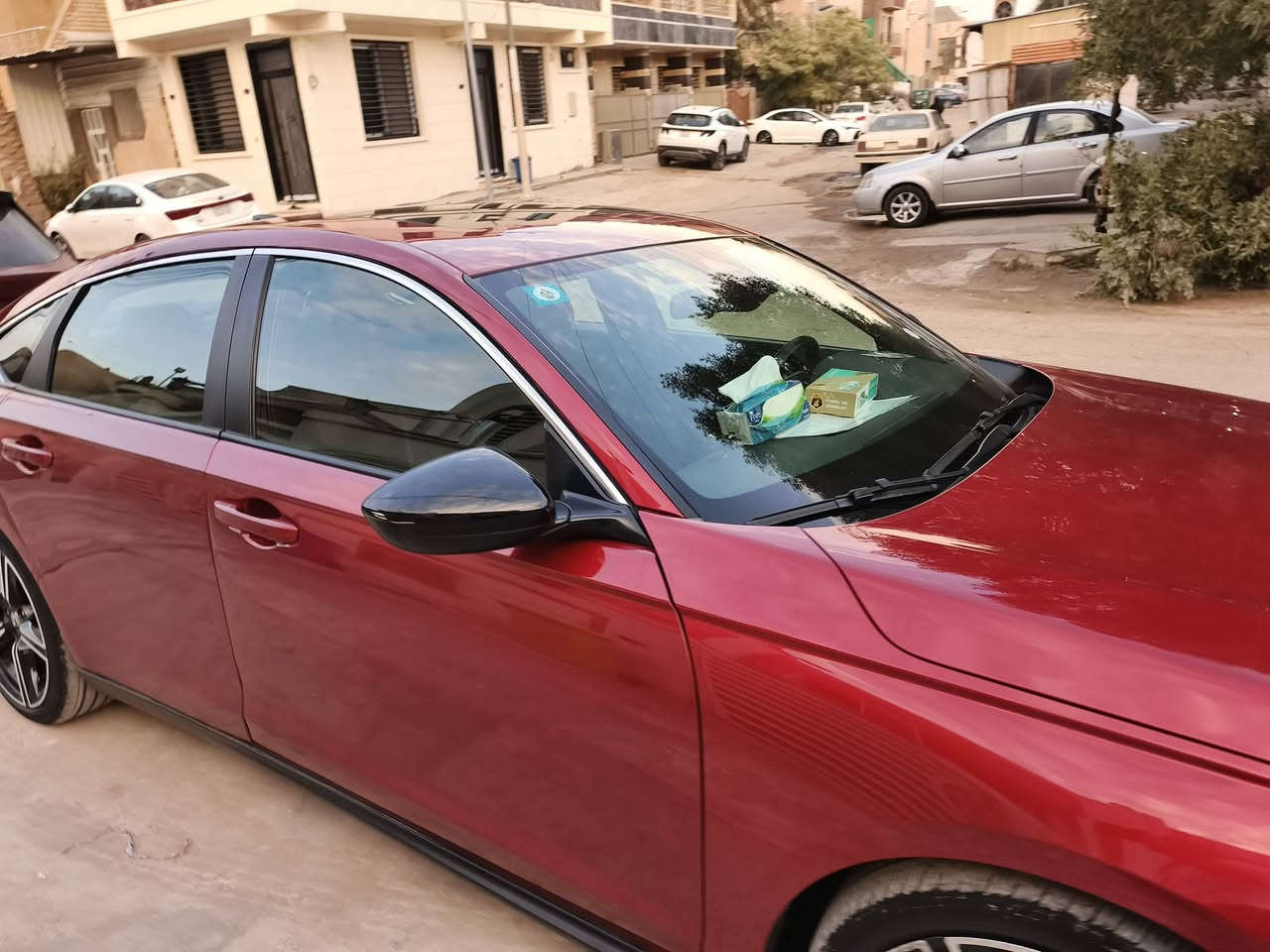 هوندا اكورد حادث كم موضح   للاستفسار اتصل ب*********** عنوان بغداد باسمي  فئة sport  موديل 2023 ايرباك البرده فقط
