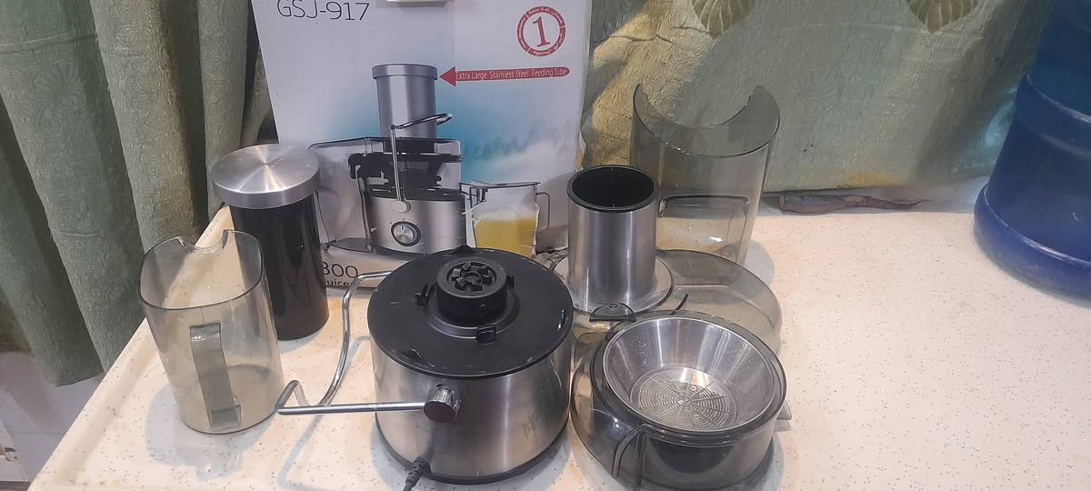 سلام عليكم
خلاط فواكة جوسونيك جيد مامستعمل ابد للبيع مع الكتلوك وكارت الضمان 
كربلاء - طوريج 
***********
