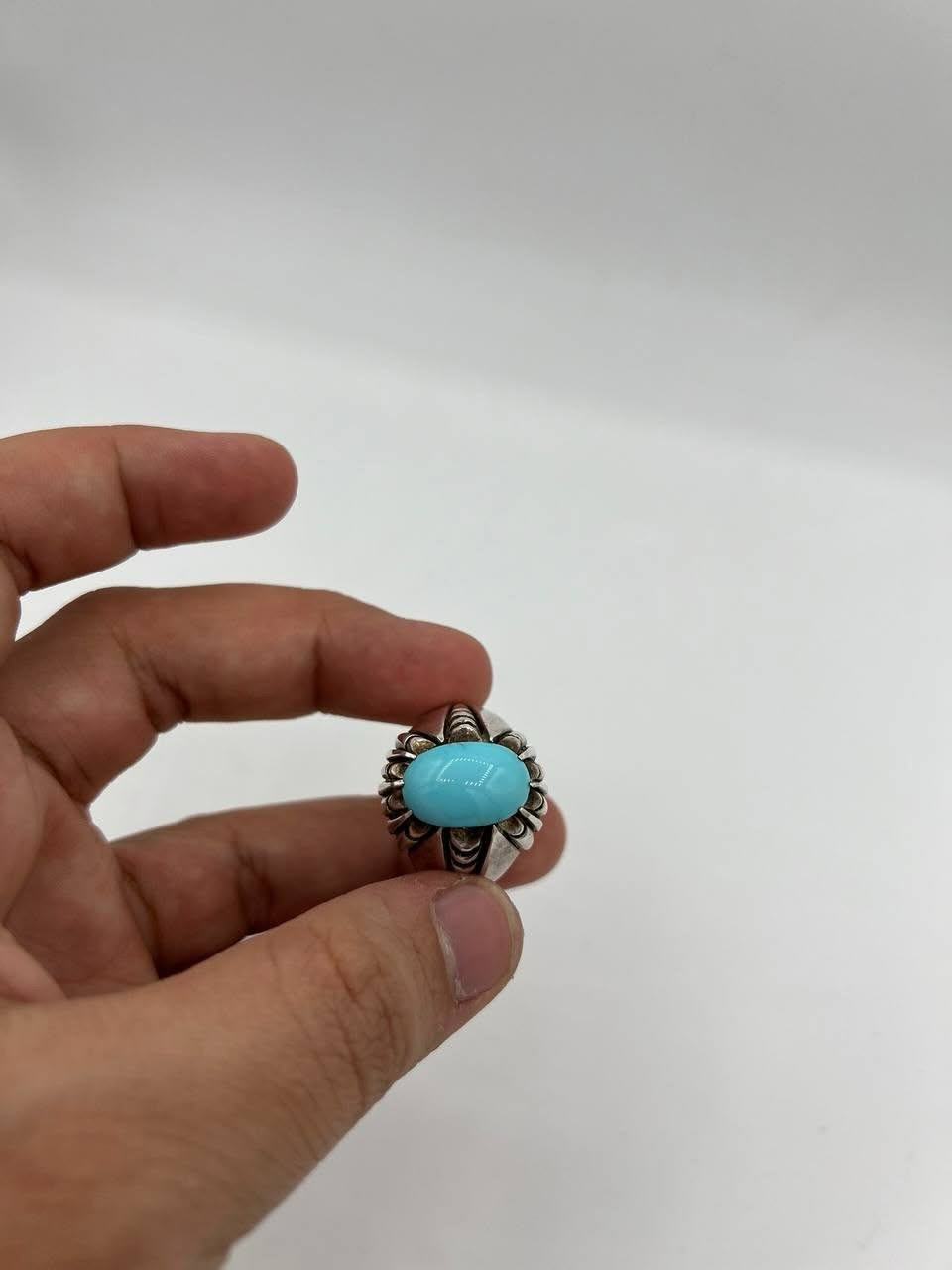 💍 خاتم بحجر الفيروز النيشابوري
✨ بلون تركوازي مميز
✨ صياغة يدوية أنيقة
✨ فضة عيار 925

💰 السعر السابق: 300,000 الف 
🔥 السعر الحالي: 200,000 الف دينار #النجف #العراق_السعودية_قطر_الامارات_الكويت_البحرين_اليمن_الخليج_سوريا_مصر_لبنان_الجزائر_تونس_المغرب_قطر_دبي #الفيروز_النيشابوري #أحجار_كريمه #خواتم_فضة


**إذا كنت صاحب هذا الإعلان وتريد حذفه لأي سبب، رجاءا أرسل رسالة إلى الدعم الفني**