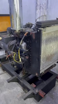 يوجد مولدات بيركنز 30 كي ڤي نضيف شرط الحمل ولا بخار ولا تنقيص الاستفسا...