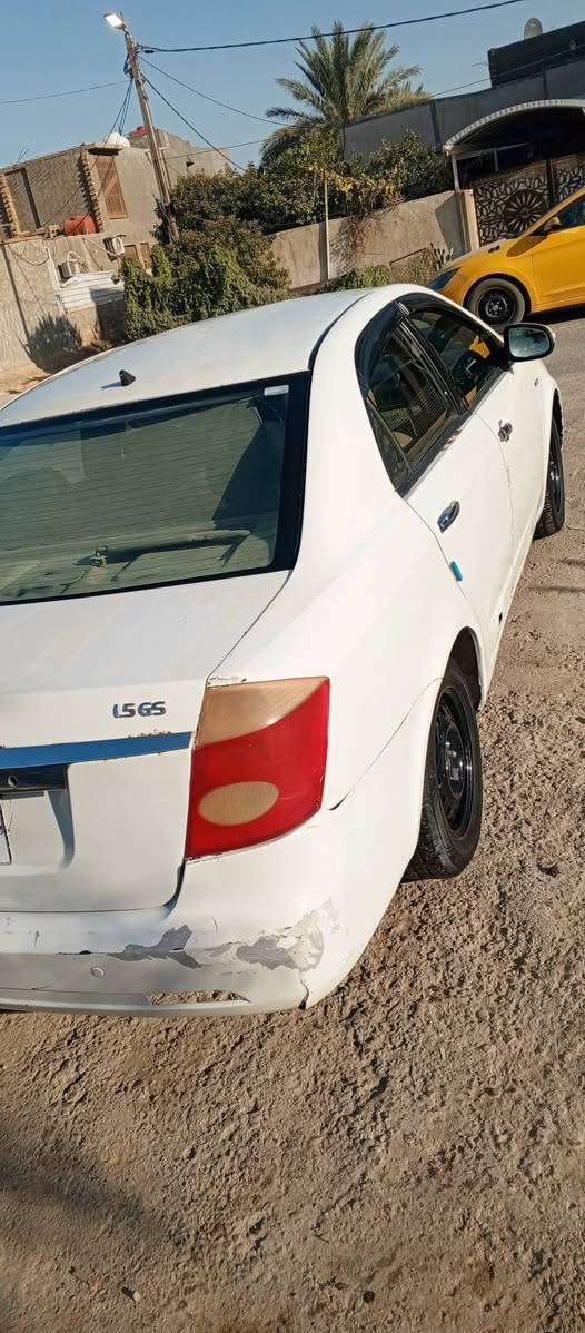 السلام عليكم للبيع جيلي موبل مديل 11 مكينه كير جديد توني شادهن حداديه 100/75 داخلها حلو نضيف سياره مابيها ضربه ولا صبغ تخم تاير جديد وياله جدد بسمي السياره رقم بابل مداور ثاني يوم مكان السياره بابل السعر 45 وبيها مجال الاستفسار اكثر الاتصال عل الرقم ***********🫡
