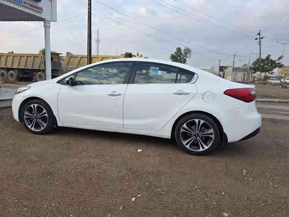 سيراتو خليجي موديل 2014 مكينة 1600دوش كفالة وبيها فقط رصعات صغيره مبينه بالصور    تخم تاير جديد ويل كب بلادي
اشارة بالمري + شفط
 تحكم امراية 
رادار امامي خلفي 
فول تحكم استيرن + شفتات سرعه بالستيرن
صدر سياره جديد 
محرك وكير خير من الله 
السياره كامله 
السياره رقم سليمانيه 
مكان السياره بغداد 
السعر 123
***********
