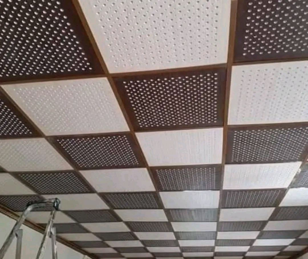 خلفه ديكور سقف ثانوي درجه اولى بسقوف وضمان وتغليف جدران المتر بالفين اخذه مكاني البصره جميع مناطق ***********
