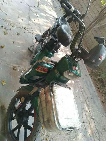 #السلام عليكم 
#دراجه شحن للبيع 
#نوع His
#1500w
#60v

#خمس بطاريات 
#سرعه 99 
#اشاير شغاله 
#كهربائيات كلها شغاله وشرط 
#فول مواصفات 
#تايرات جديده 
#وياله عدله شرط 
#موديل 2024
#مستخدم شي قليل شرط
#بطاريات شرط جديدات شركه 
#شاشه تشتغل كلشي فول وعله حسب الأصول 
#مرايات 
#لايت زينون 
#فول مواصفات وشرط 
#السعر خاص او خابرني وتدلل  بي مجال بسيط
 #شرطـ شرط .....
***********
