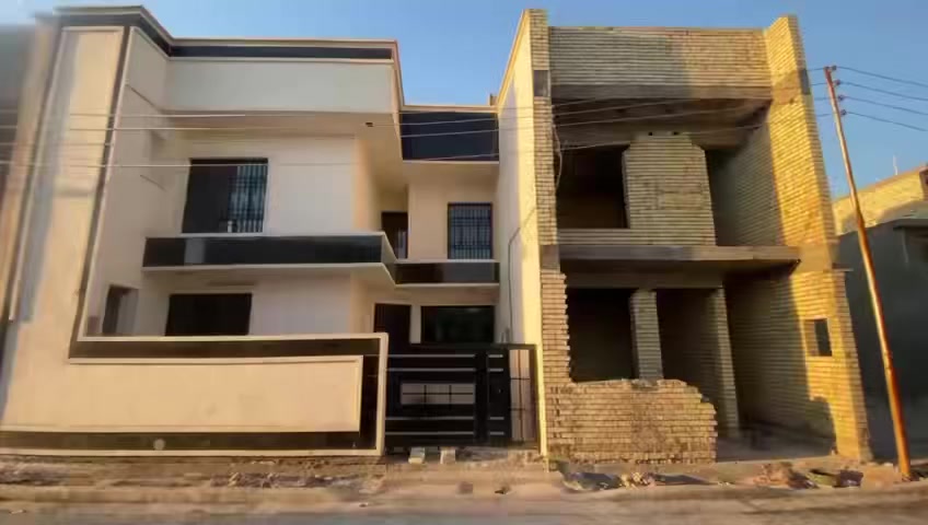 السلام عليكم بيت طابقين ونصف في زراعي البياع خلف معارض الاثاث والمشاتل في السيدية خلف بانزينخانة البياع وبلدية الرشيد  مساحته 168 متر واجهة 10,5 ونزال 16 متر للبيع يحتوي على 6 غرف نوم الطابق الارضي استقبال مطبخ صالة جلوس وغرفة نوم وحمام منفصل وتواليت منفصل وحمام وتواليت خارجي ومناور عدد 2 الطابق الاول يحتوي على 3 غرف نوم من ضمنها غرفة سويت وايضا حمام منفصل وتواليت وصالة جلوس وبلكونه الطابق الثاني يحتوي على غرفتين واحده مخزن والأخرى غرفة نوم البيت نقصة الأبواب الداخلية وتطبيك الطابق الثاني المشتمل مساحته 92 متر واجهة 5,65 ونزال 16 يحتوي على 3 غرف نوم هيكل كامل نقصة التشطيب للاستفسار الاتصال على الارقام التالية *********** أو *********** يوجد وات ساب و ماسنجر للاتصال والاستفسار
